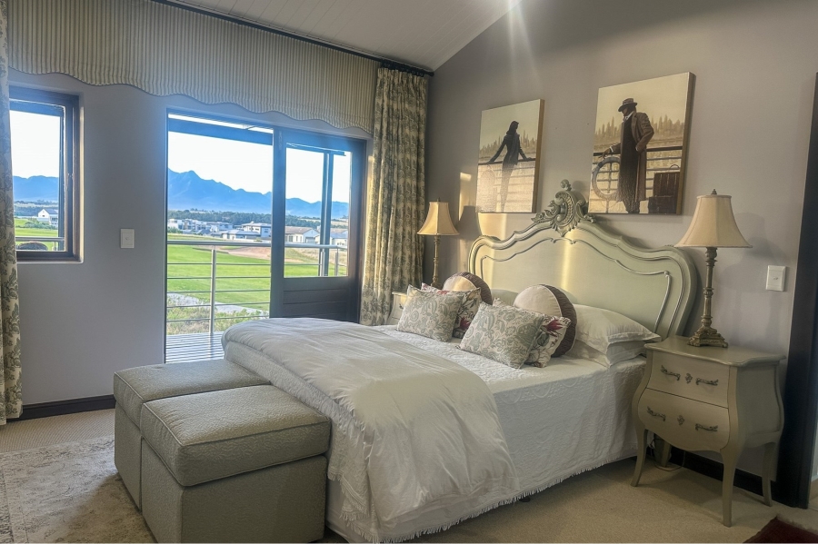 5 Bedroom Property for Sale in Oubaai Western Cape